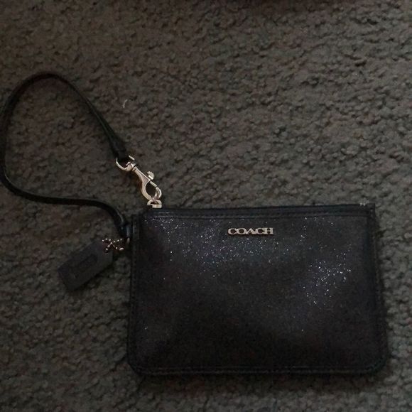 coach wristlet - Picture 3 of 7